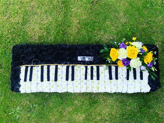 Computer Keyboard Funeral Keyboard Tribute - Funeral Flowers Grimsby