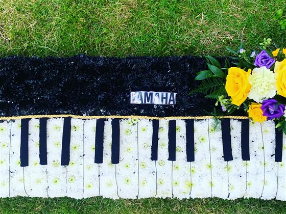 Computer Keyboard Funeral Keyboard Tribute - Funeral Flowers Grimsby